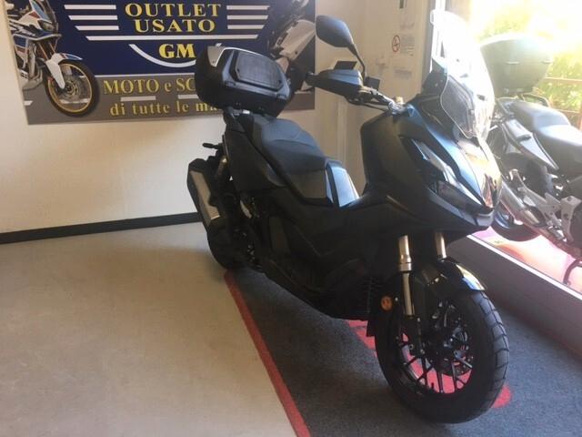 Honda ADV 350 ABS + TCS
