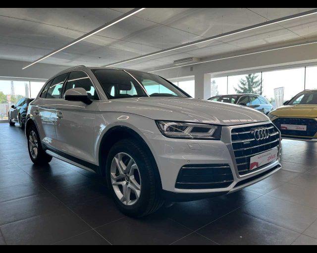 AUDI Q5 35 TDI quattro S tronic Business Design