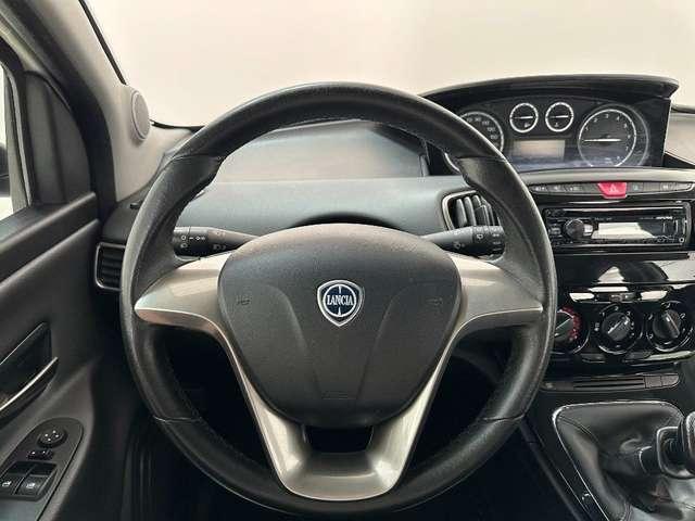 Lancia Ypsilon 1.2 69 CV 5 P NEOPATENTATI