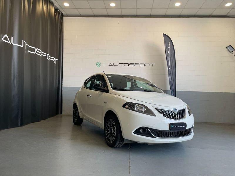 Lancia Ypsilon 1.0 FireFly 5 porte S&S Hybrid Platino