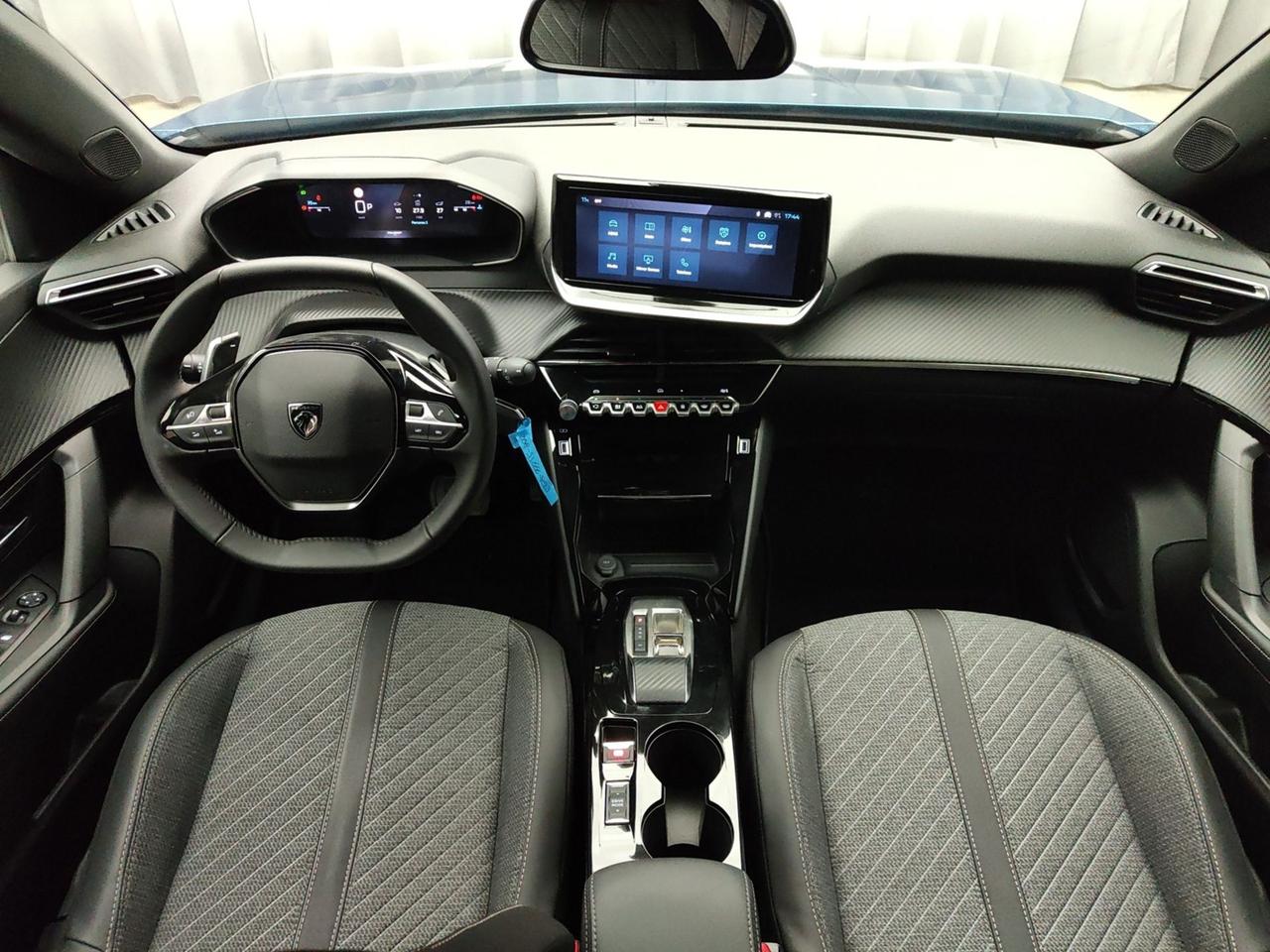 PEUGEOT 2008 II 2020 1.2 PURETECH 130CV ALLURE EAT8 (CAMBIO AUTOMATICO)