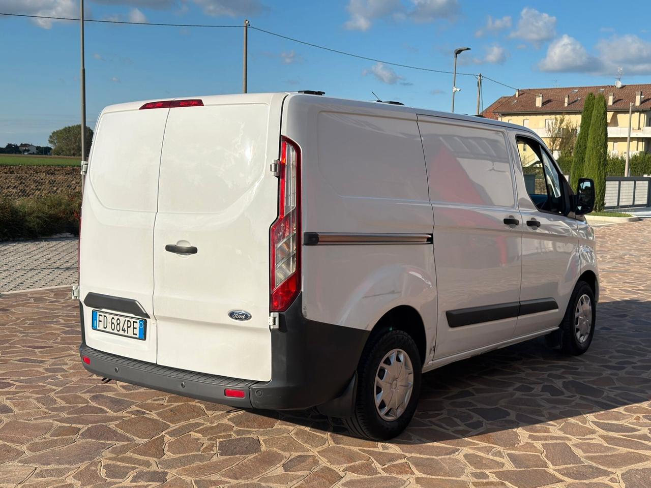 Ford Transit Custom 2.2 TDCi - 3 posti