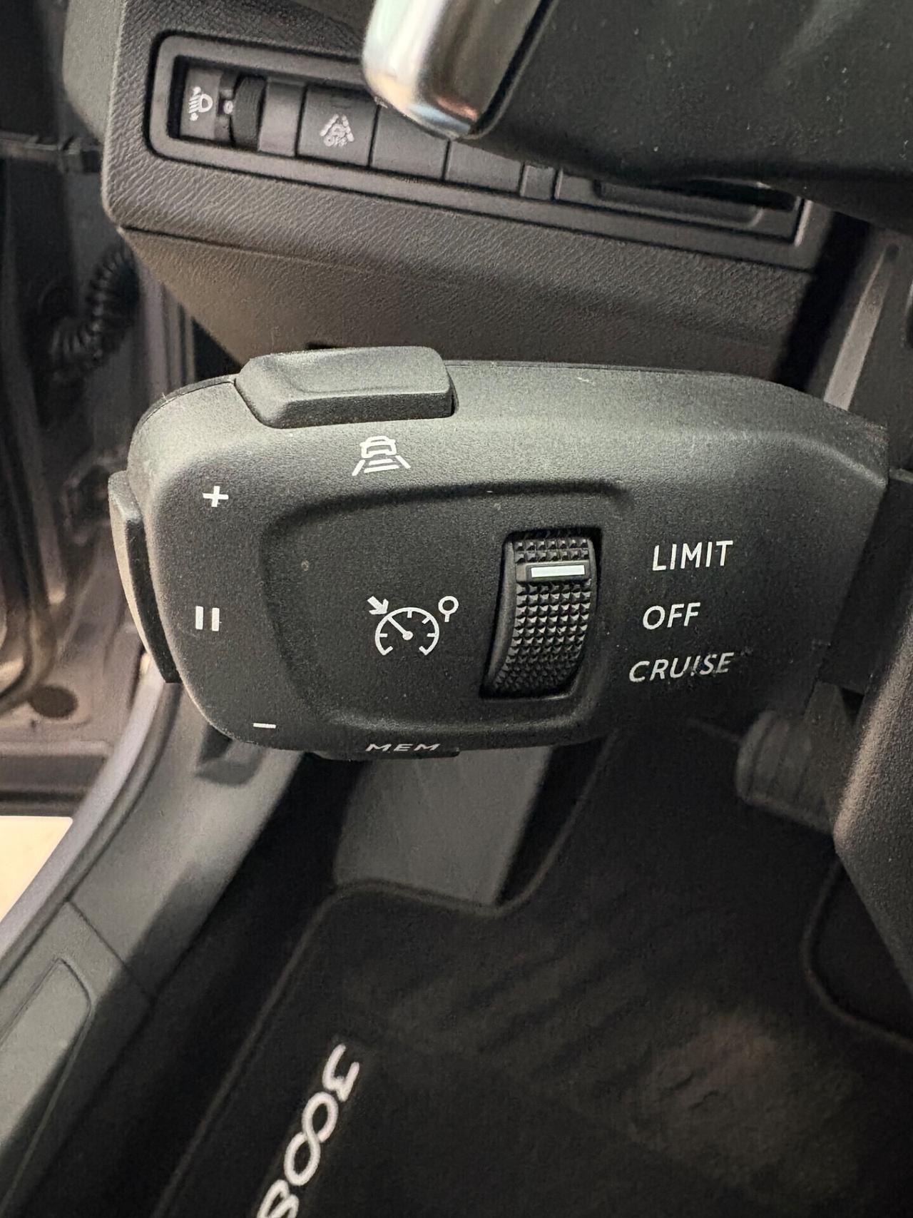 Peugeot 3008 BlueHDi 130cv EAT8 ALLURE