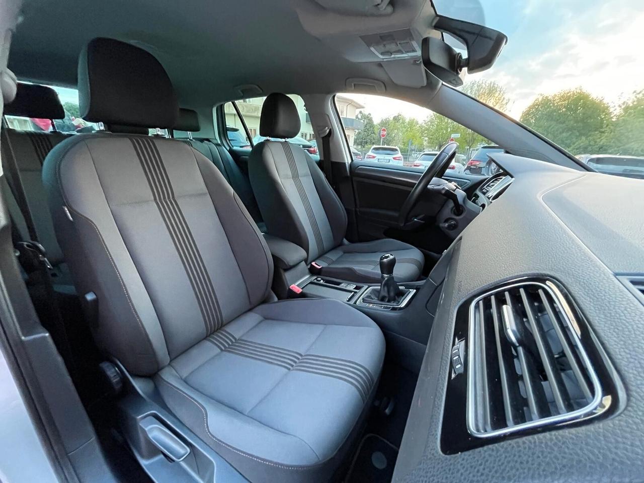 Volkswagen Golf 1.6 TDI Executive BlueMotion