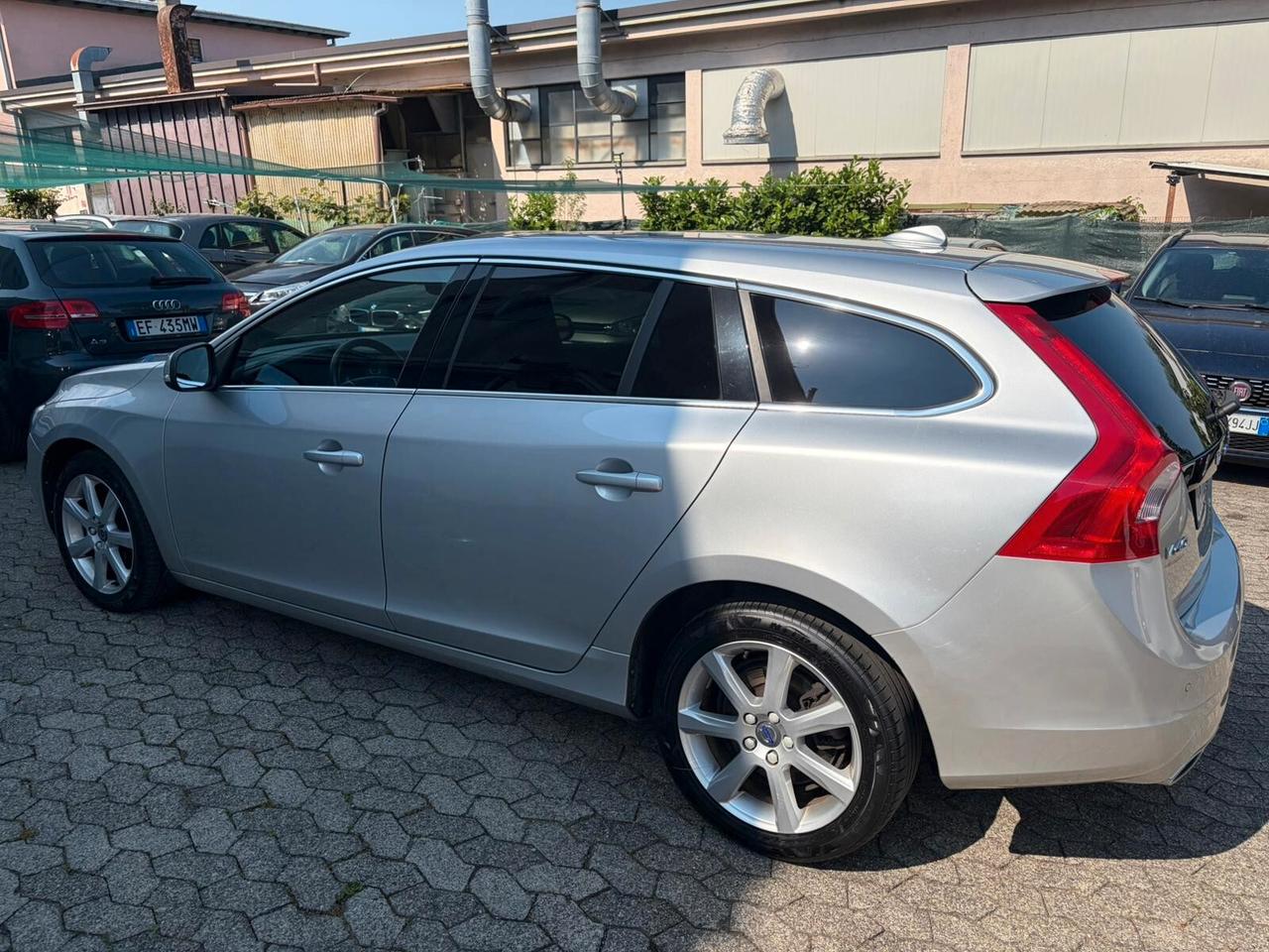 Volvo V60 D3 Momentum*EURO6*CERCHI