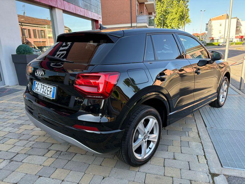 Audi Q2 1.6 tdi Business Design s-tronic FULL LED-NAVI-17"