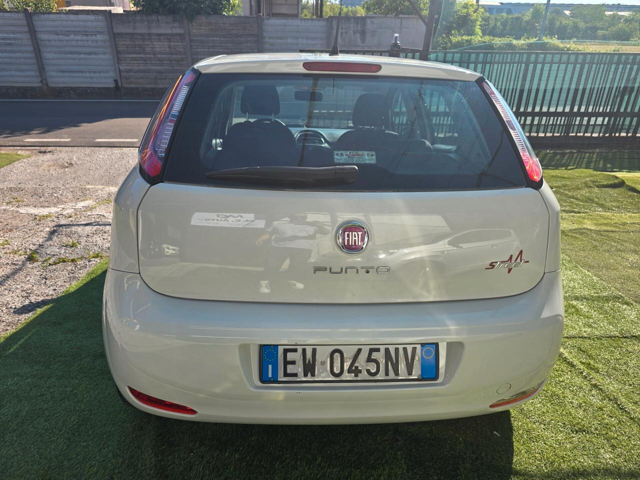 Fiat Punto 1.4BENZ 77CV NEOP 42000KM-2014