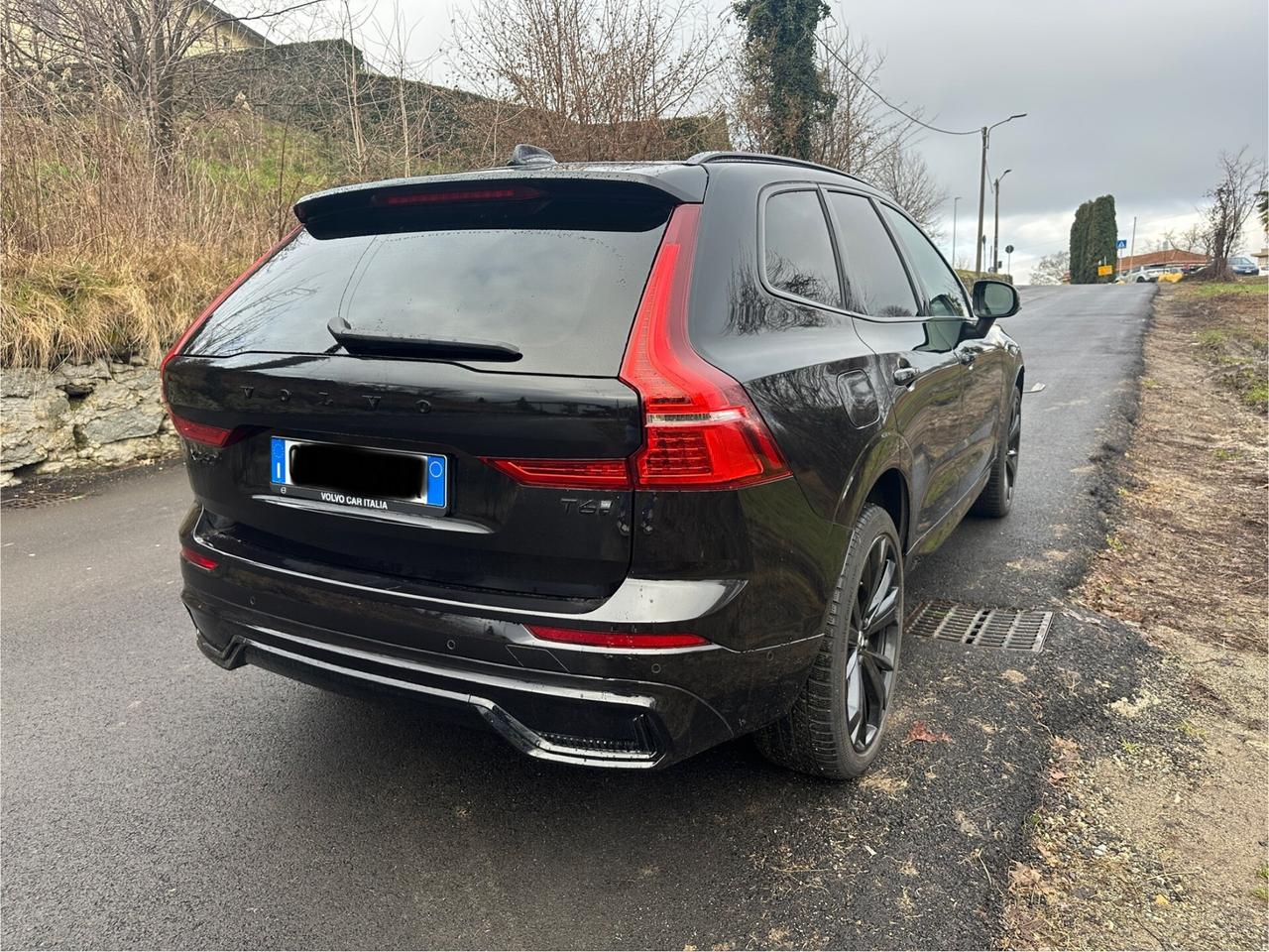 Volvo XC 60 T6 Plug-in hybrid Ultra Dark - 2025