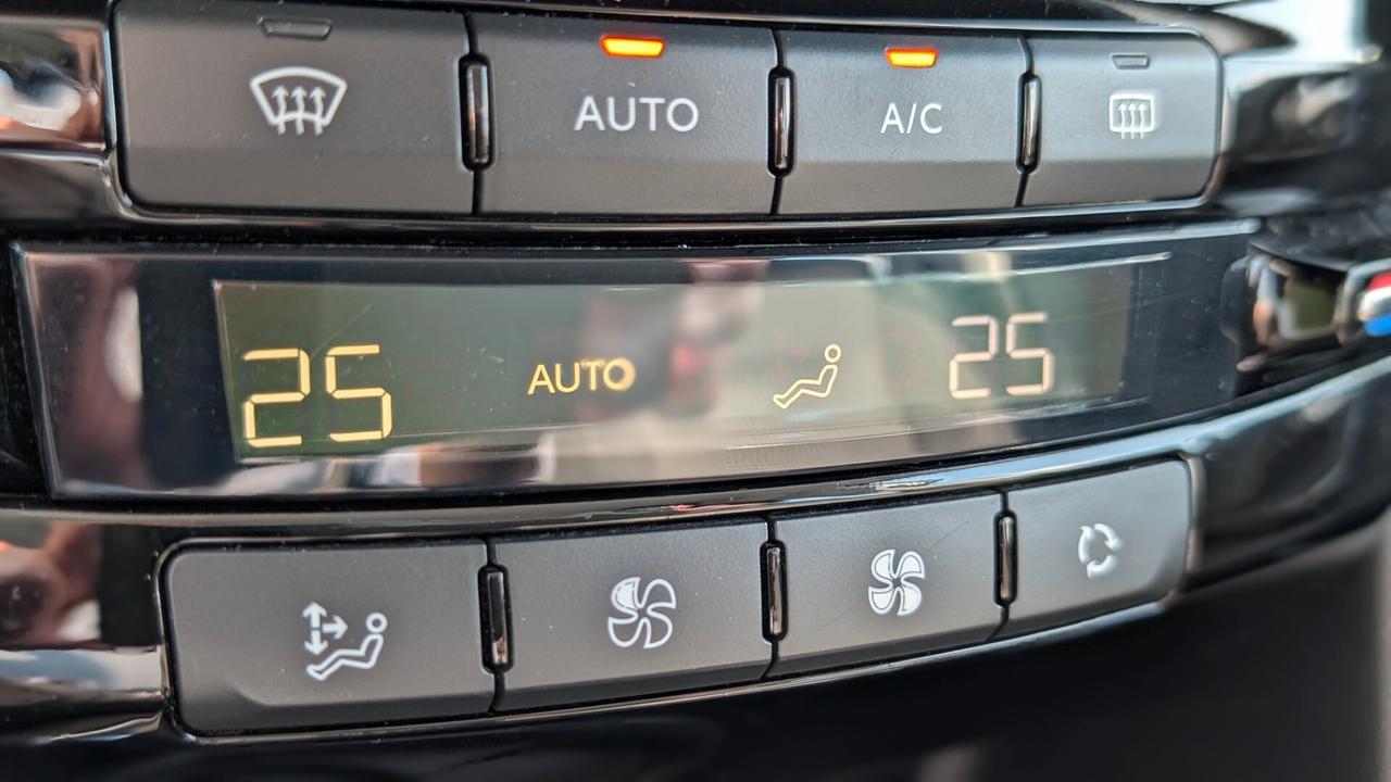 Peugeot 208 PureTech 82 5 porte Allure