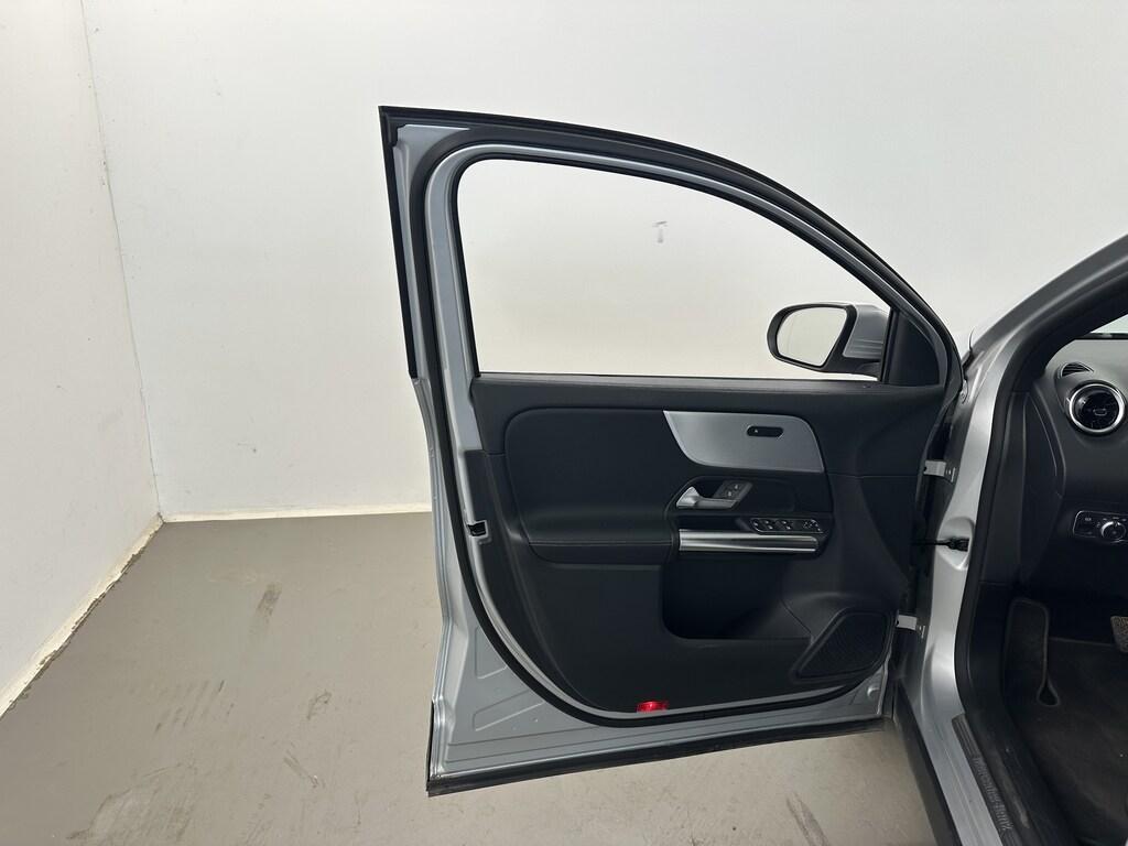 Mercedes GLA 200 200 D Business 8G-DCT