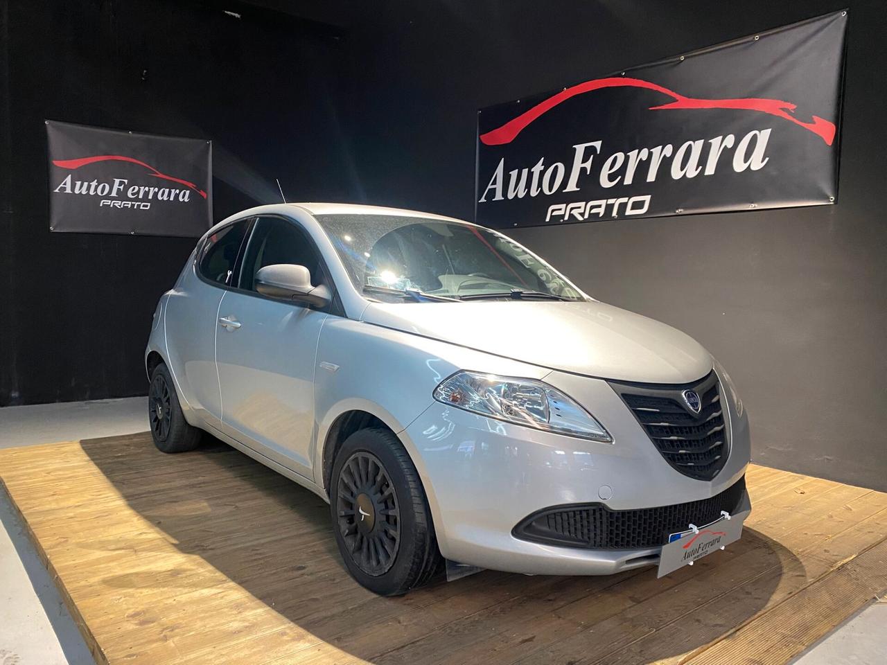 Lancia Ypsilon 1.2 69 CV NEOPATENTATI