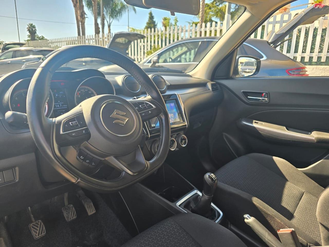 SUZUKI SWIFT 1.2 HYBRID 83CV TOP EDITION FULL PERLATO