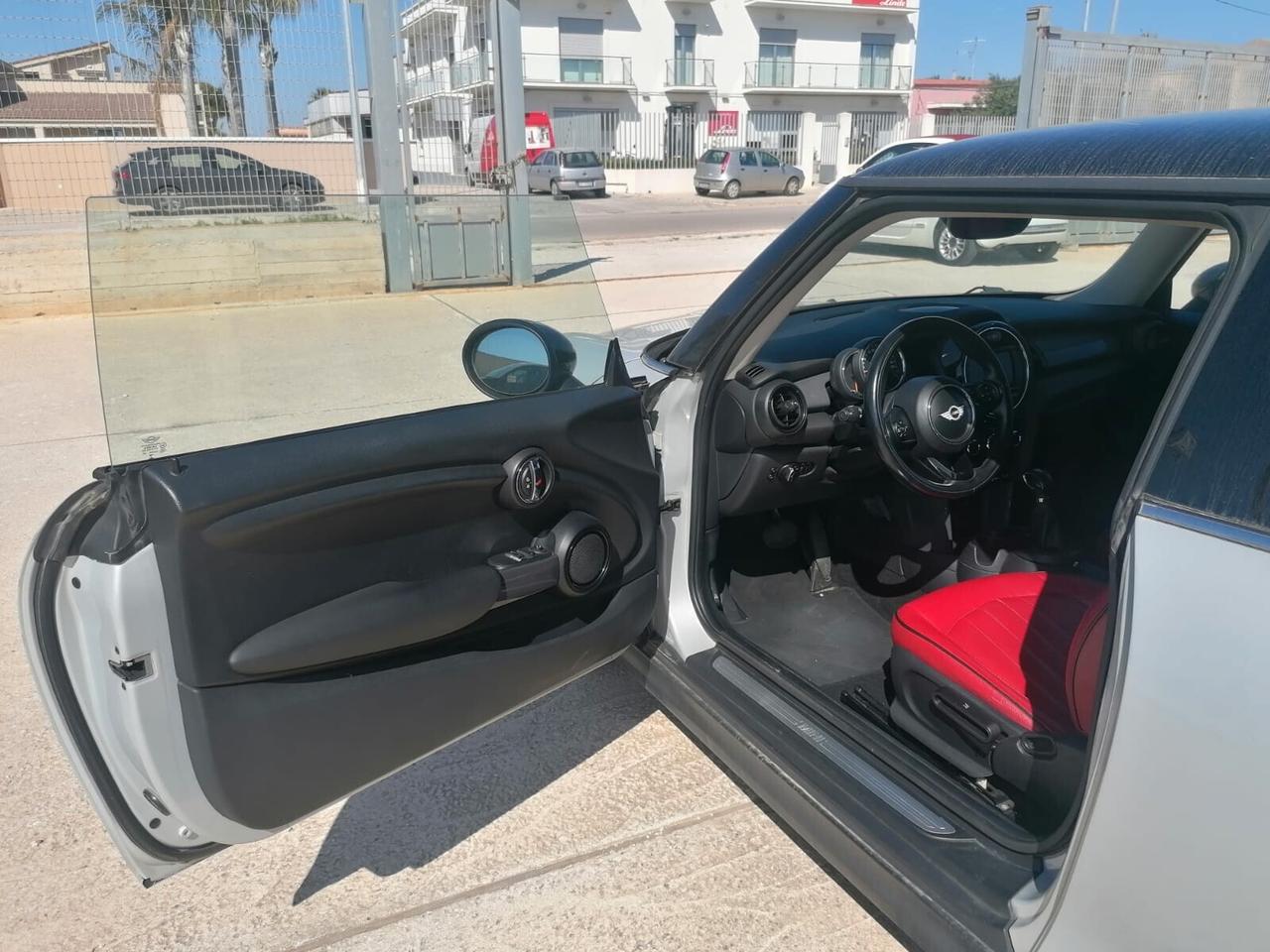 Mini Cooper Mini 1.5 Automatica