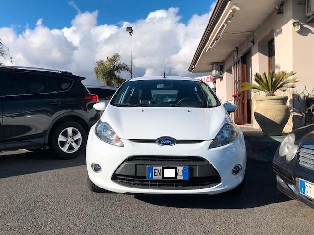 Ford Fiesta 1.4 TDCi 70CV 5 porte Titanium - 2013