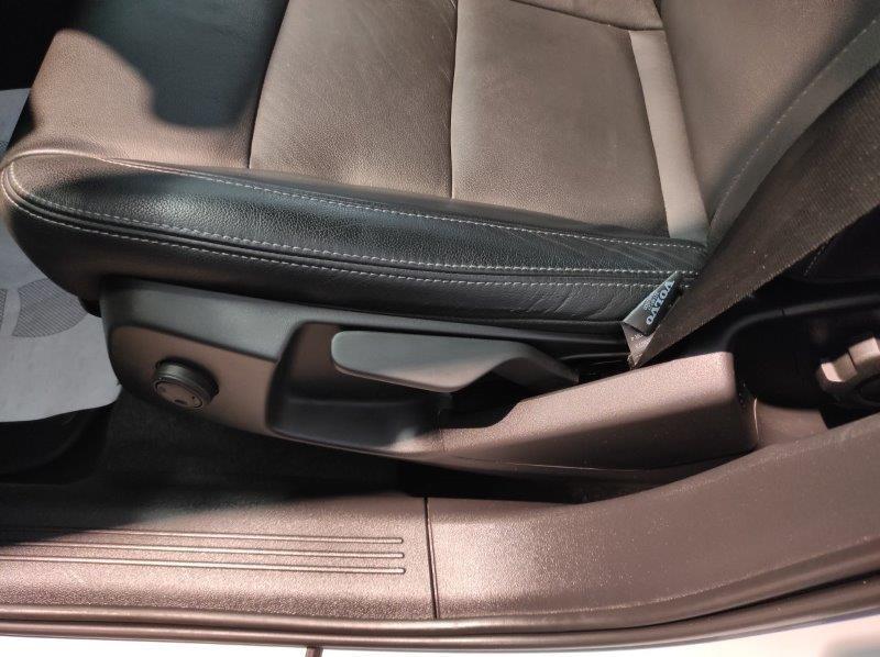 VOLVO XC40 (2017-->) - XC40 T5 Recharge Plug-in Hybrid Inscription Expression