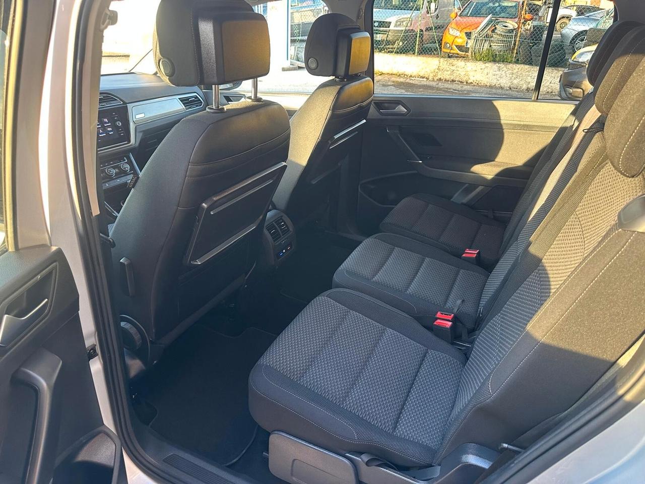 Volkswagen Touran 1.6 TDI 115 CV SCR DSG Executive BlueMotion Tech.7 posti
