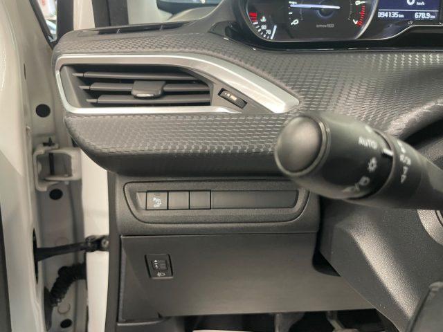 PEUGEOT 208 1.2 82 CV Allure