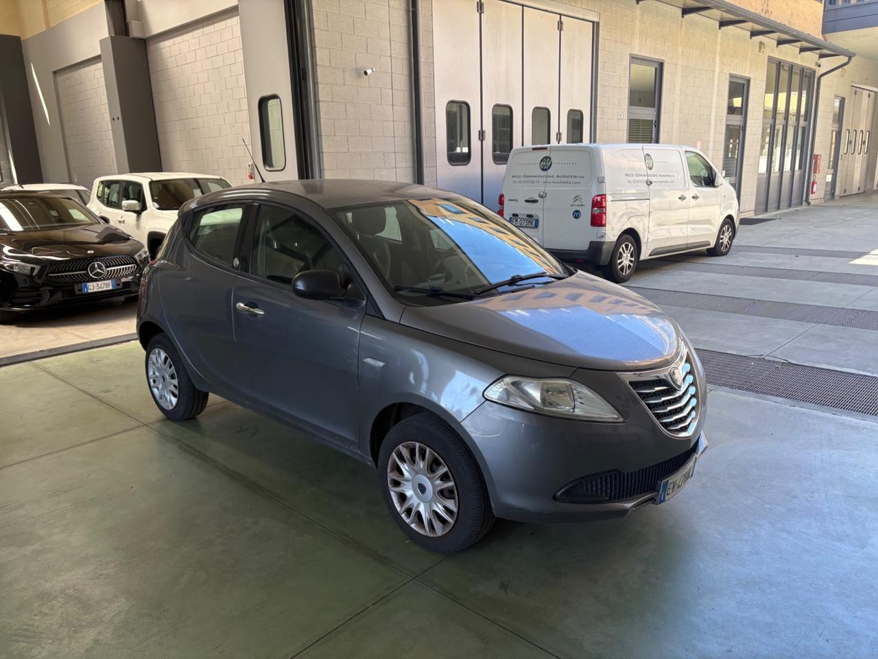 Lancia Ypsilon 0.9 TwinAir 85 CV 5 porte Metano Ecochic Gold