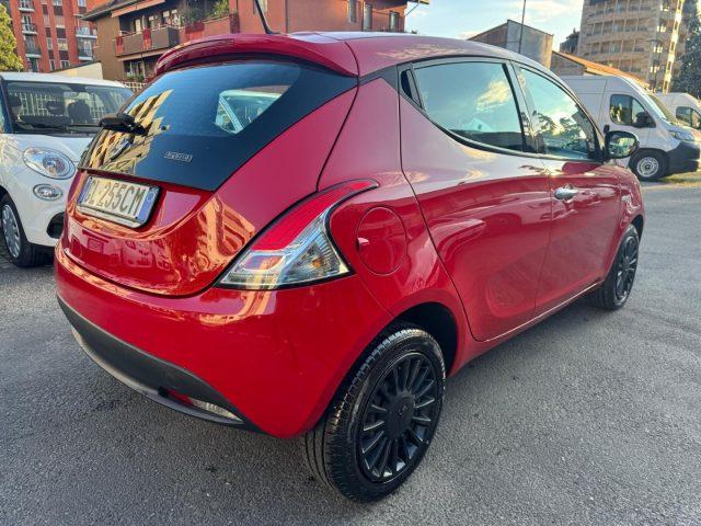 LANCIA Ypsilon 1.0 FireFly 5 porte S&S Hybrid Ecochic Silver