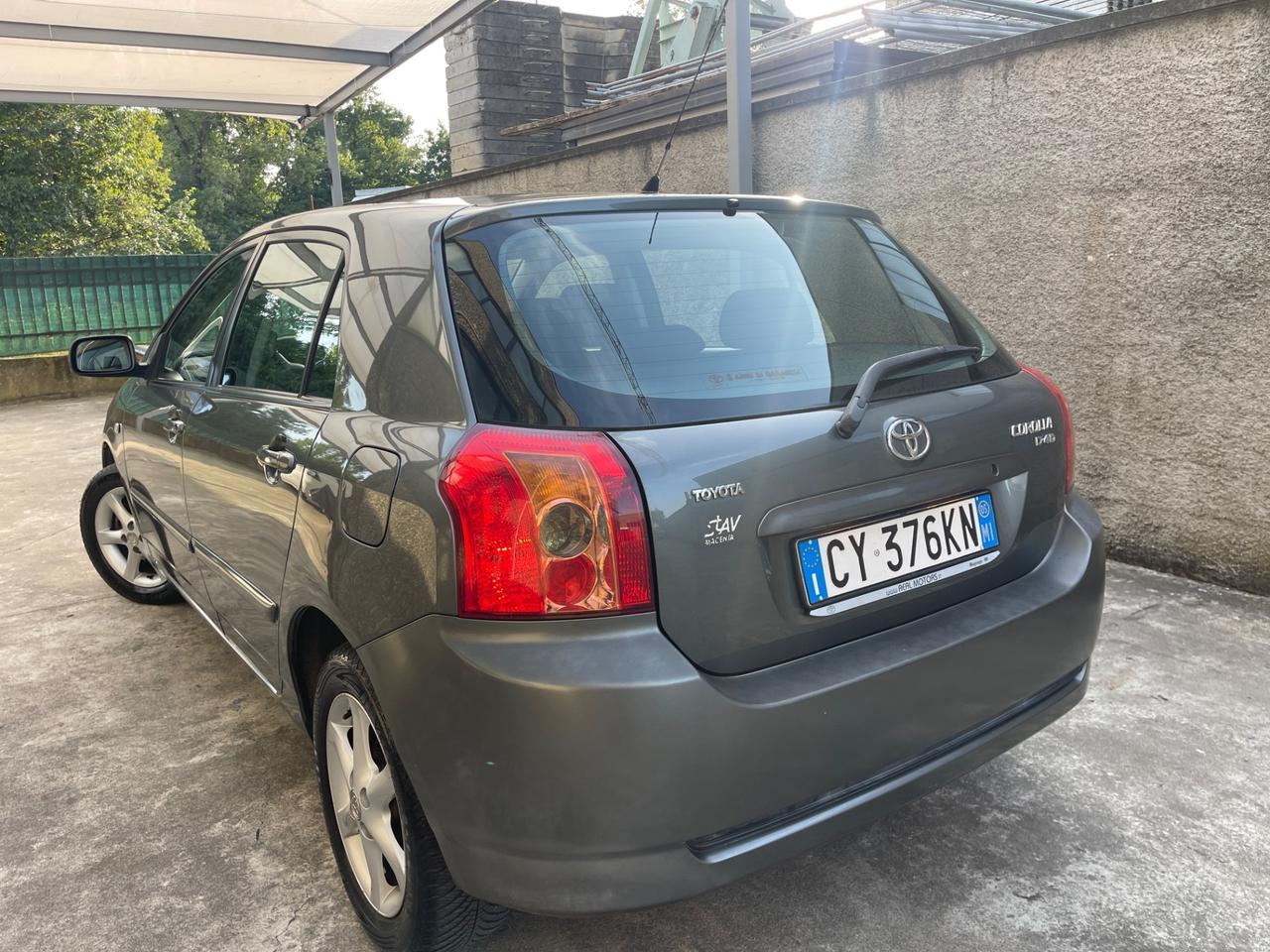 Toyota Corolla 1.4 D-4D M-MT 5p uni prop