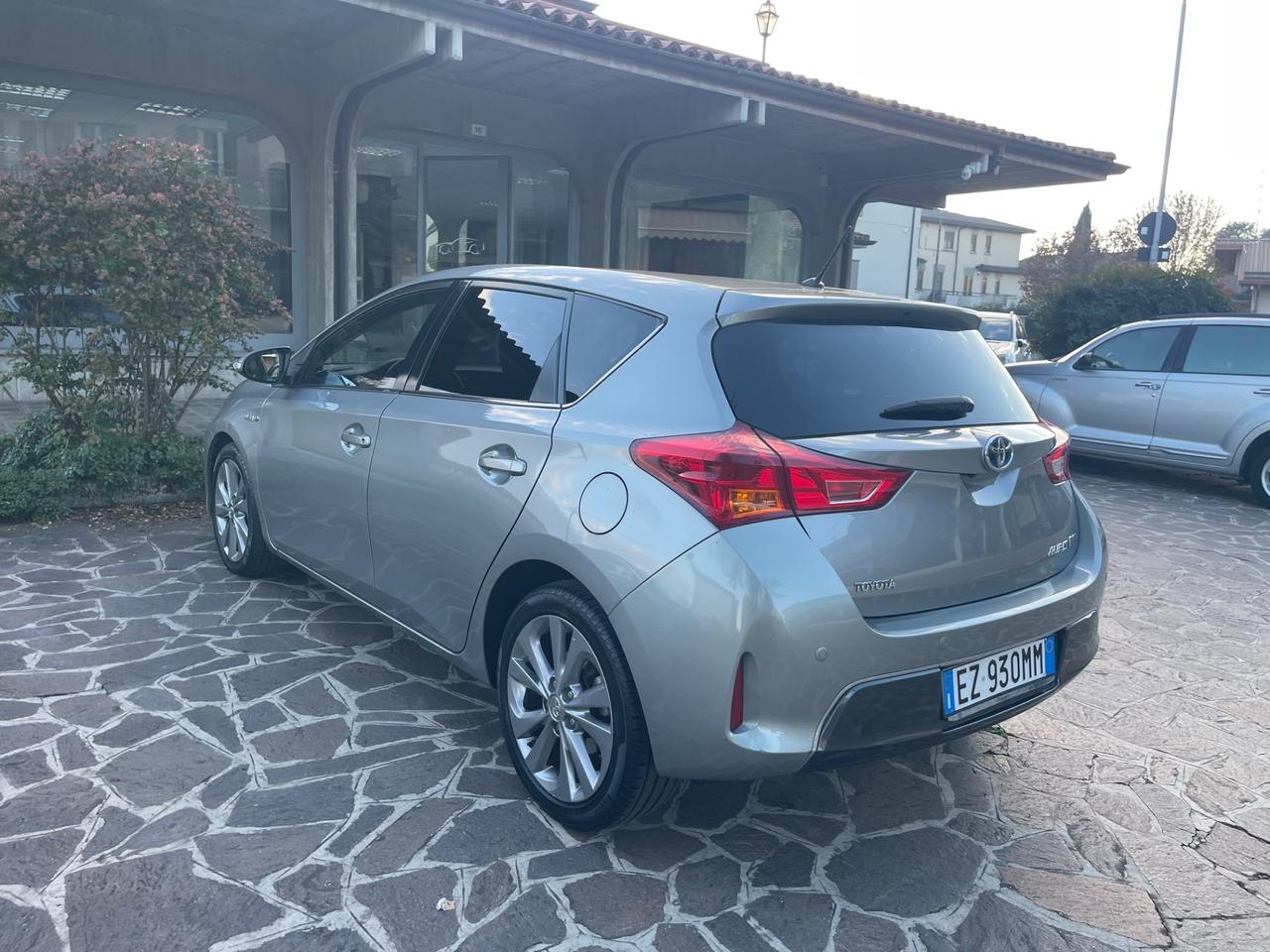 Toyota Auris 1.8 Hybrid Lounge