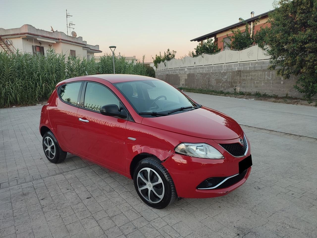 Lancia Ypsilon GOLD ECO CHIC METANO CASA MADRE CLIMA BASSI CONSUMI