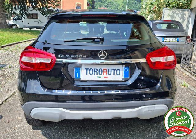 MERCEDES-BENZ GLA 200 d Automatic Business