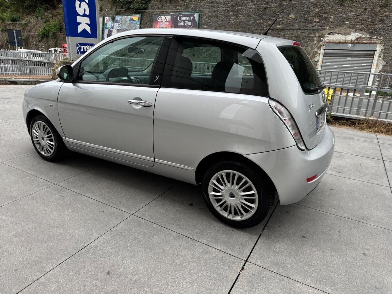 LANCIA YPSILON 1.2 NEOPATENTATI KM 43 MILA !!