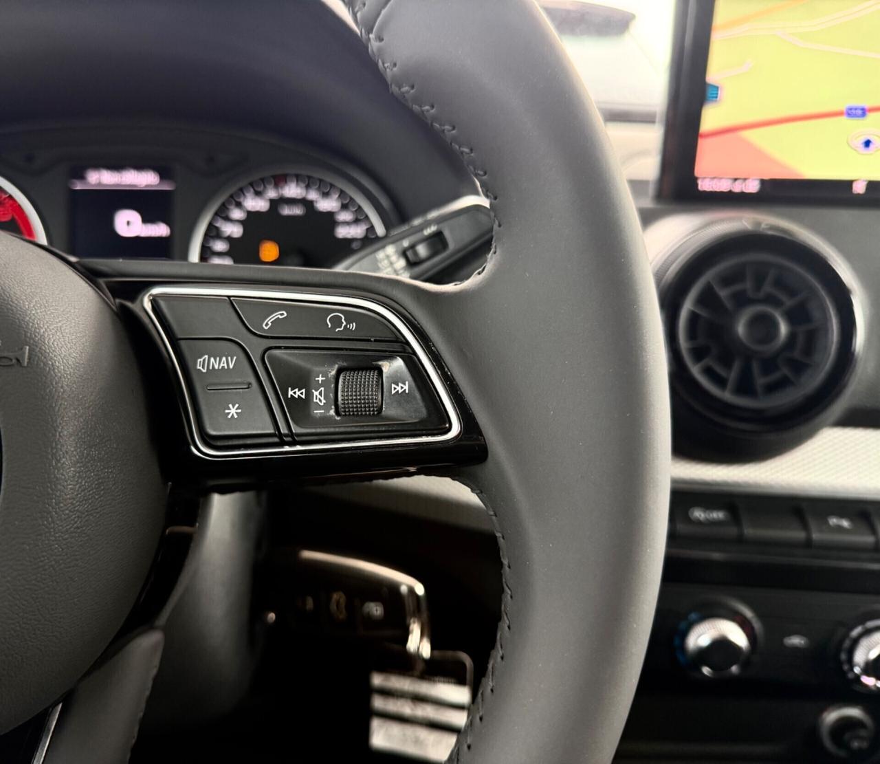 AUDIQ2 1.6 TDI S tronic *NAVI