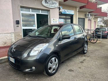 Toyota Yaris 1.0 5 porte