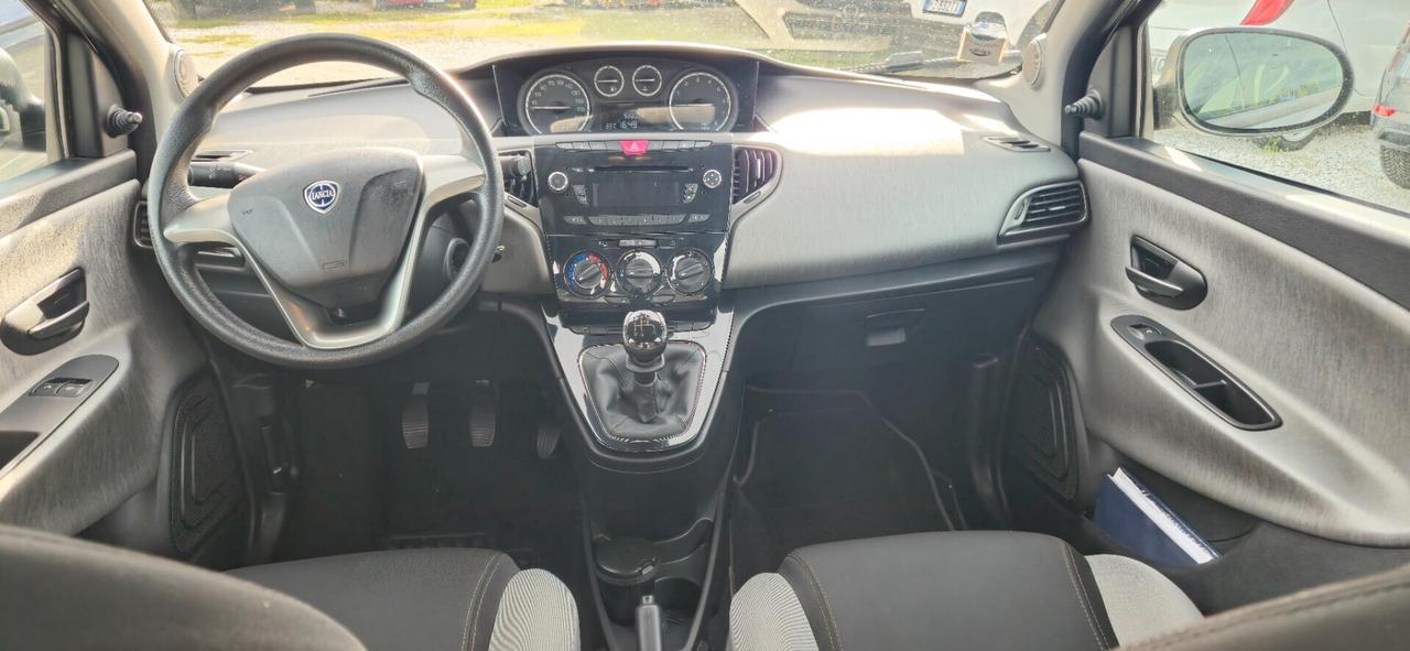 Lancia Ypsilon 1.2 69 CV 5 porte Gold