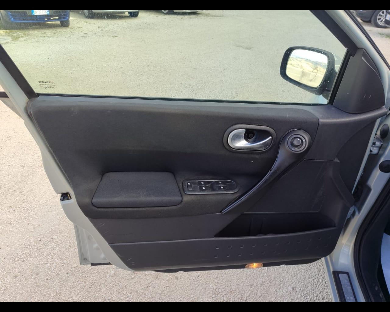 RENAULT Mégane 2ª serie - Mégane 1.5 dCi/100CV 5 porte Sportway