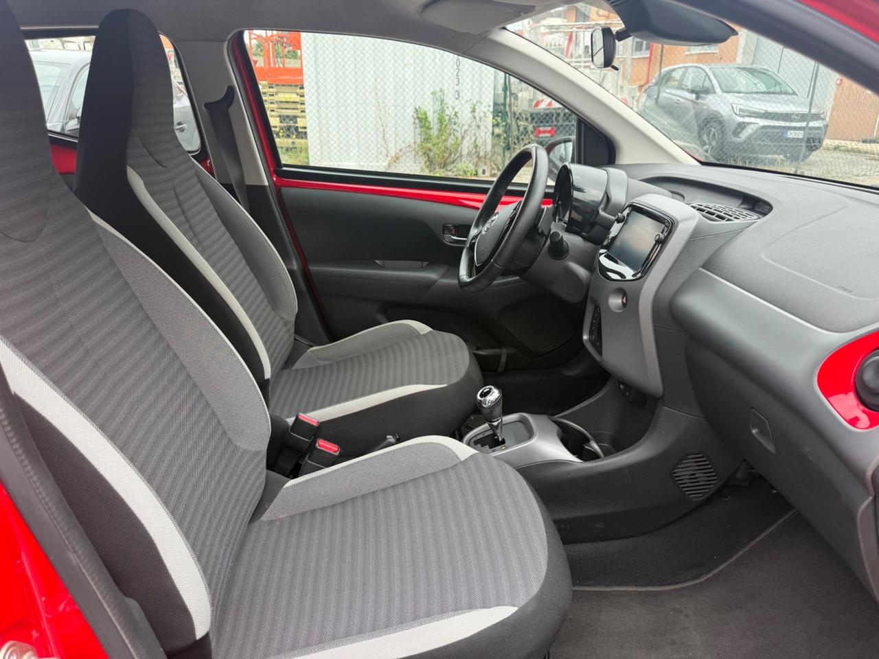 Toyota Aygo Connect 1.0 VVT-i 72CV 5 porte x-business MMT