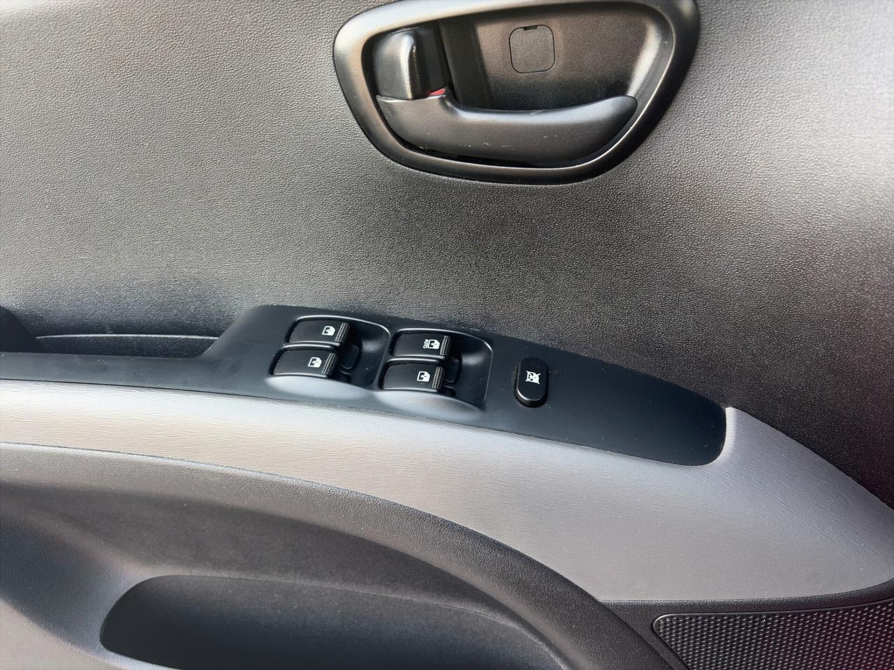 Hyundai i10 1.1 12V 67CV TUA A €88