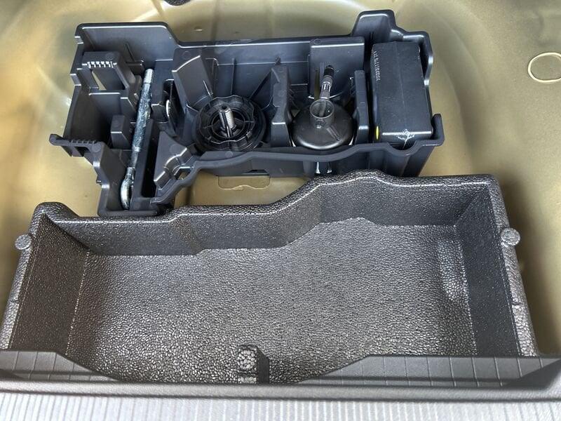 Peugeot 2008 II 2023 1.2 puretech Allure s&s 100cv