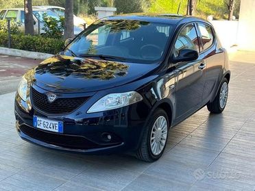 Lancia Ypsilon 1.0 FireFly 5 porte S&S Hybrid...