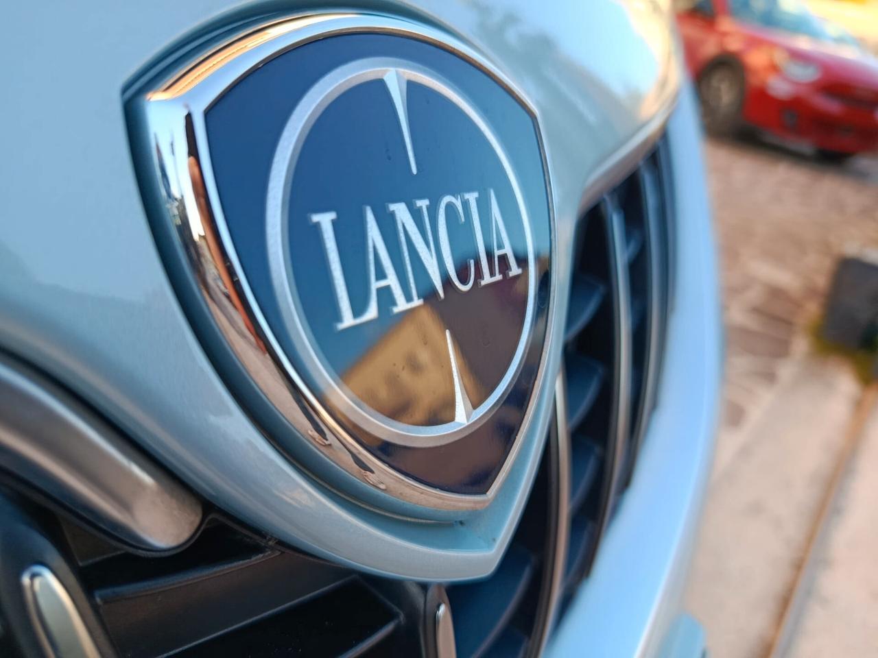 Lancia Ypsilon 1.0 FireFly 5 porte S&S Hybrid Platino