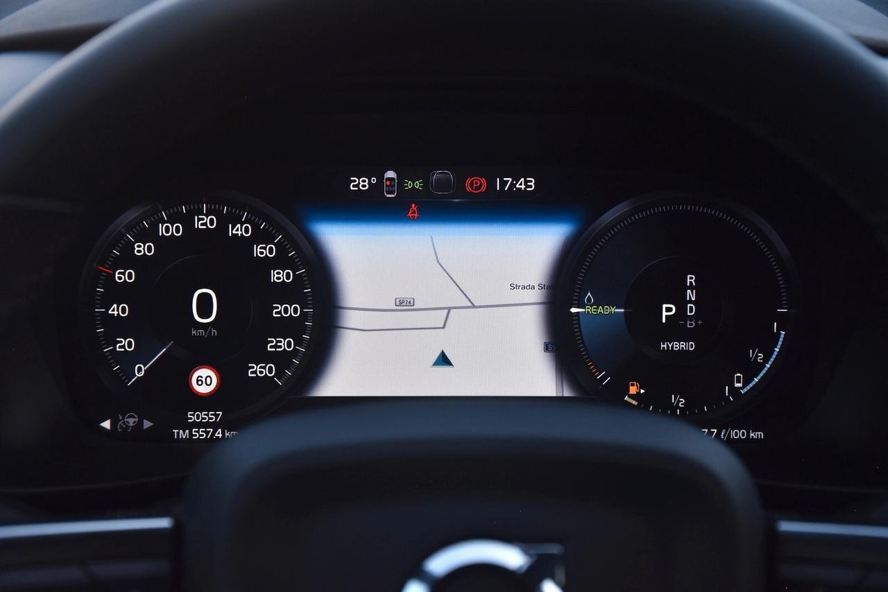 Volvo XC40 T4 Recharge Plug-in Hybrid Core
