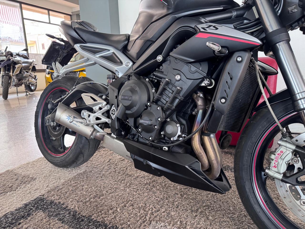 TRIUMPH STREET TRIPLE RS