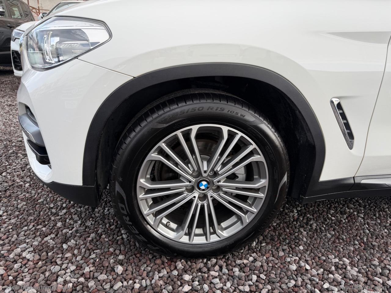 BMW X3 xDrive20d Luxury NAVI PELLE LED CERCHI 19