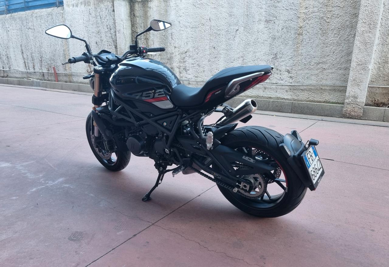 Benelli 752 S