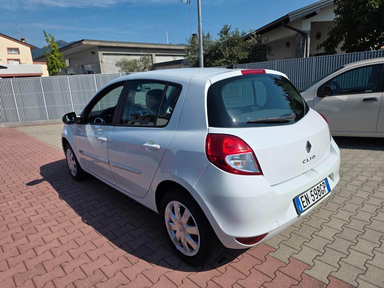 Renault Clio 1.2 75CV perfetta e garantita 12 mesi