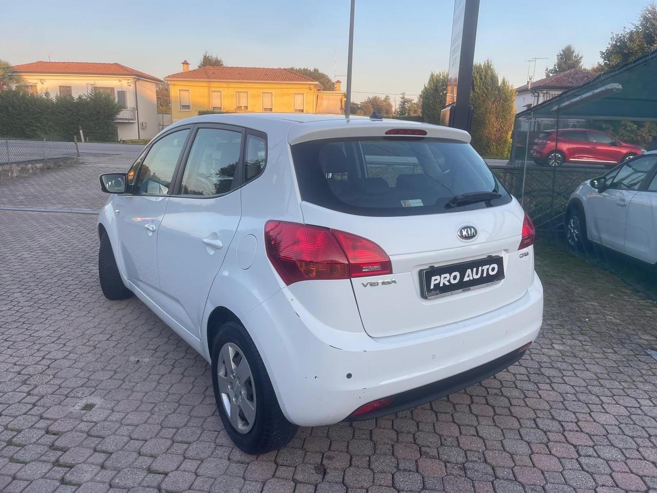 Kia Venga 1.4 CRDi 90 CV Crossover 90 000 KM