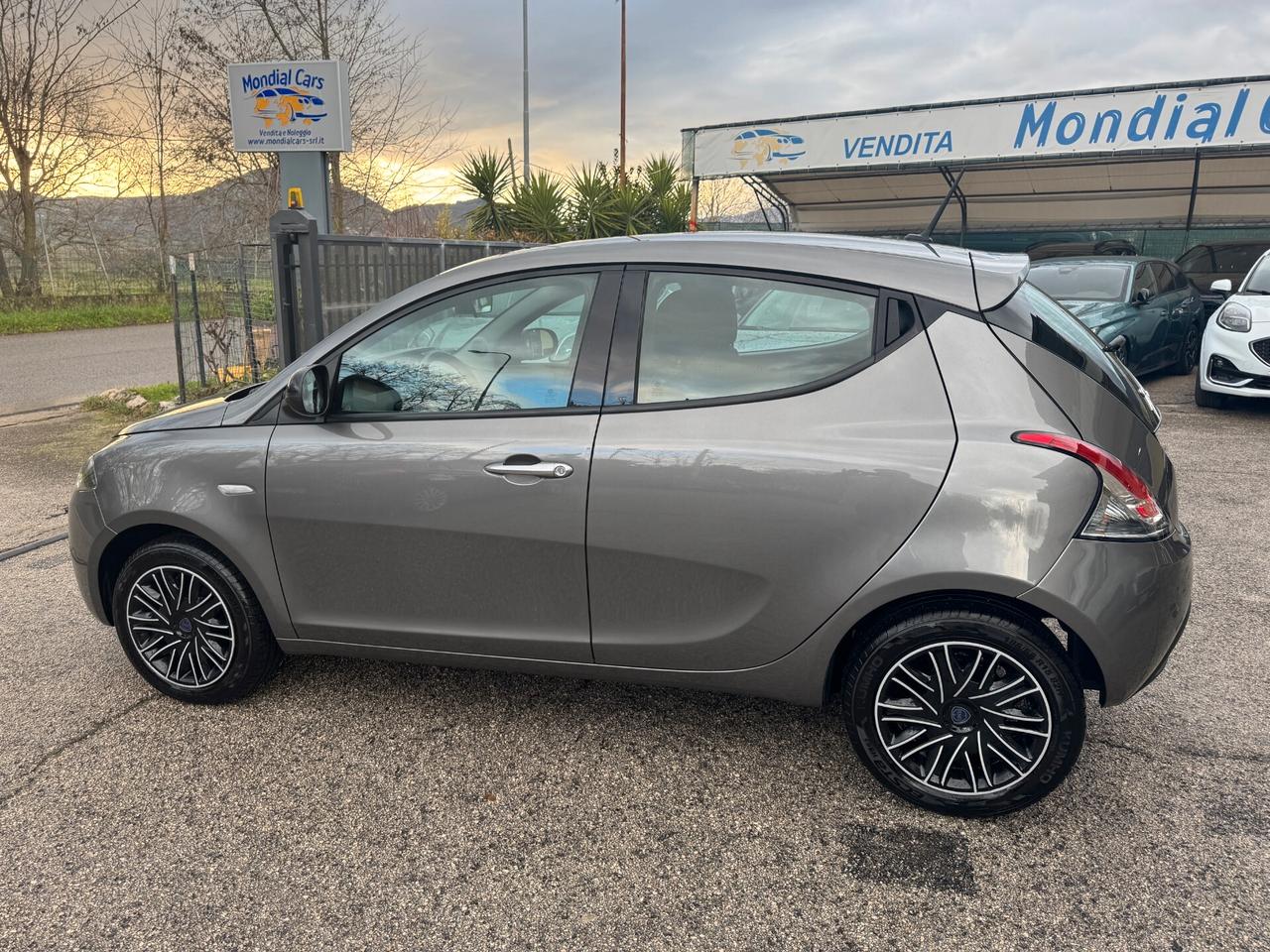 Lancia Ypsilon 1.0 FireFly 5 porte S&S Hybrid Silver Plus