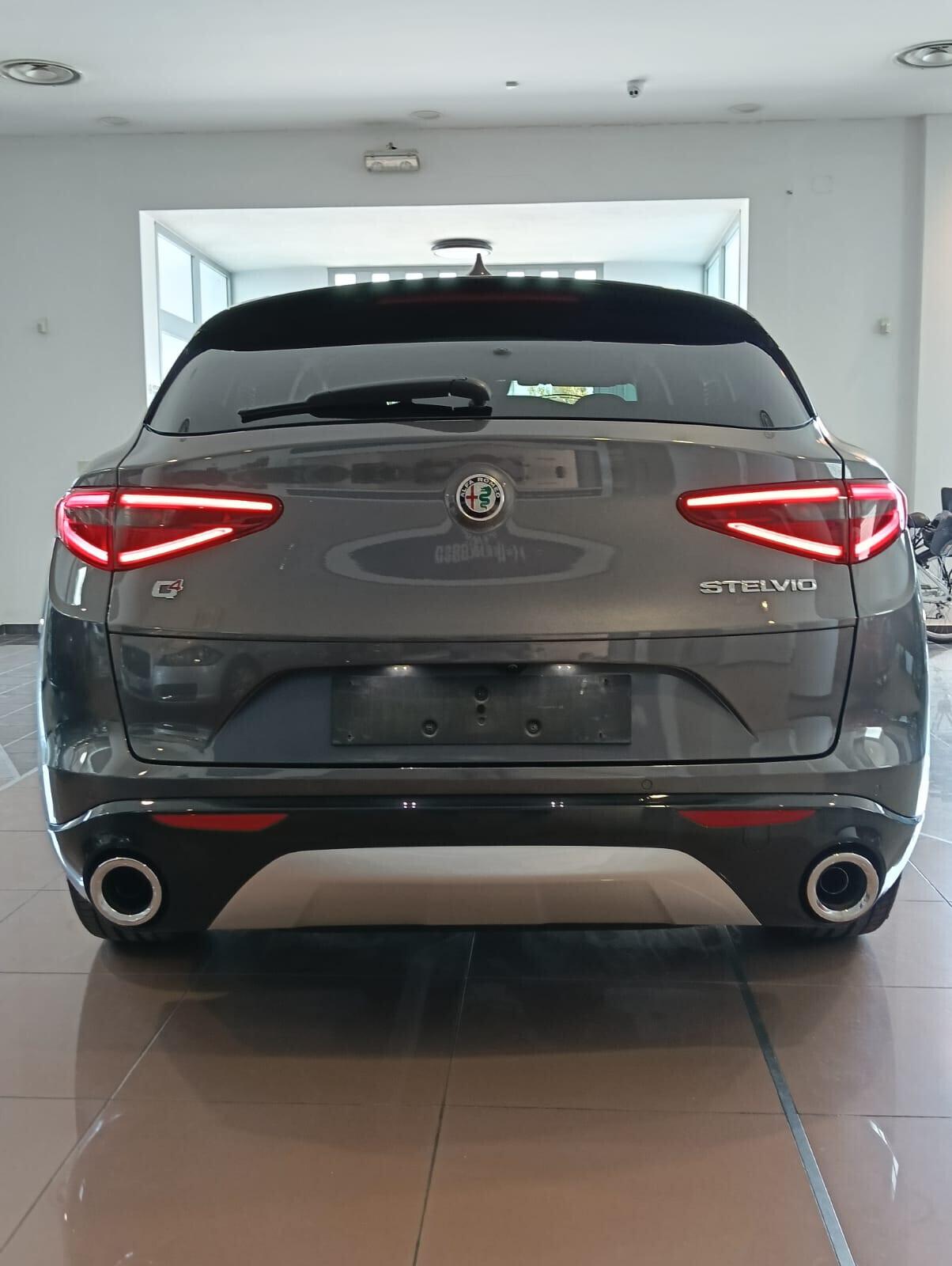 ALFA ROMEO STELVIO 2022 2.2 AT8 210 Q4