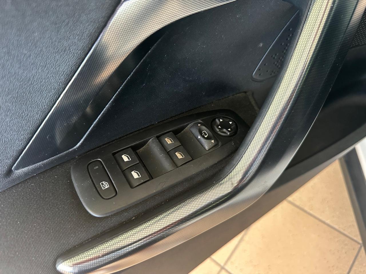 Peugeot 2008 1.6 e-HDi 115 CV Stop&Start Allure