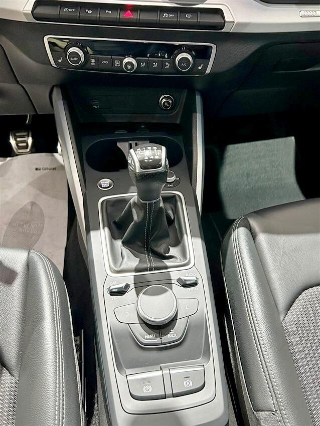 Audi Q2 30 TDI S line Edition