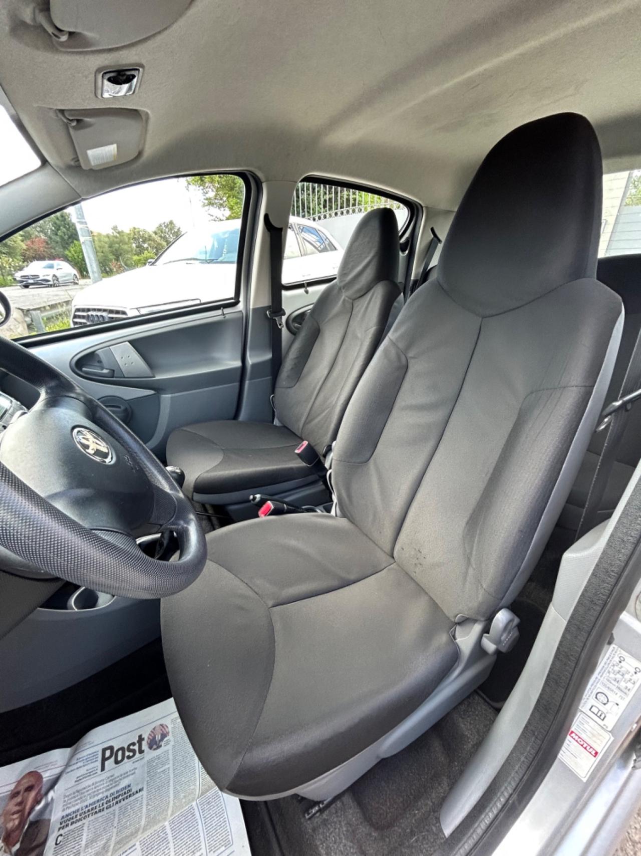 Toyota Aygo 1.0 12V VVT-i 5 porte Now Connect