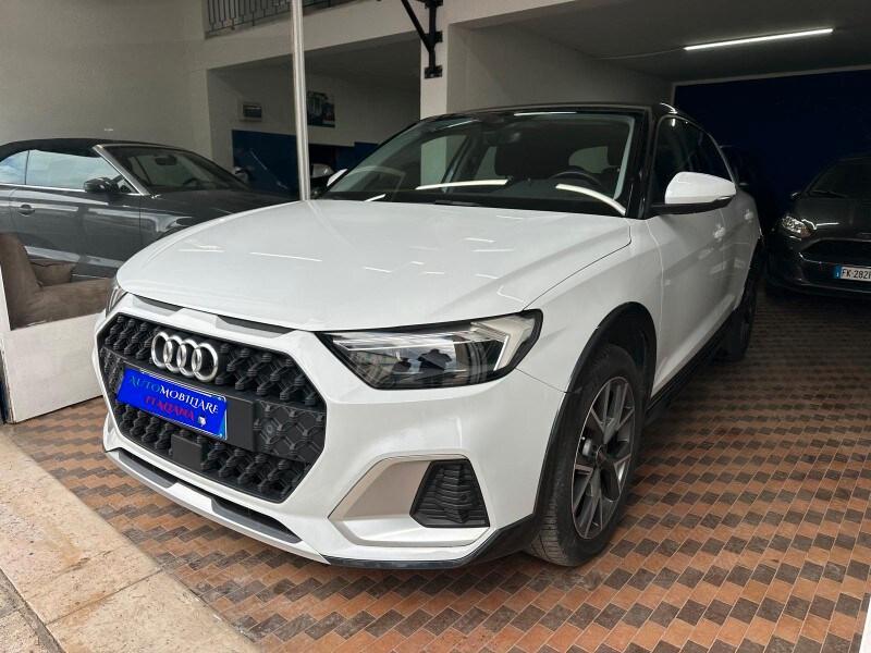 AUDI A1 2ª serie A1 citycarver 30 TFSI S troni...