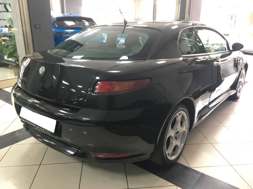 Alfa Romeo GT 2.0